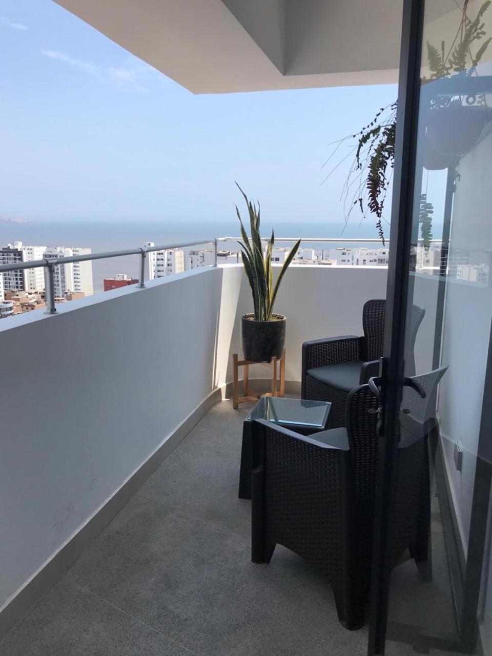 Albano, Ocean View And Pool Near Miraflores And Airport Apartment *