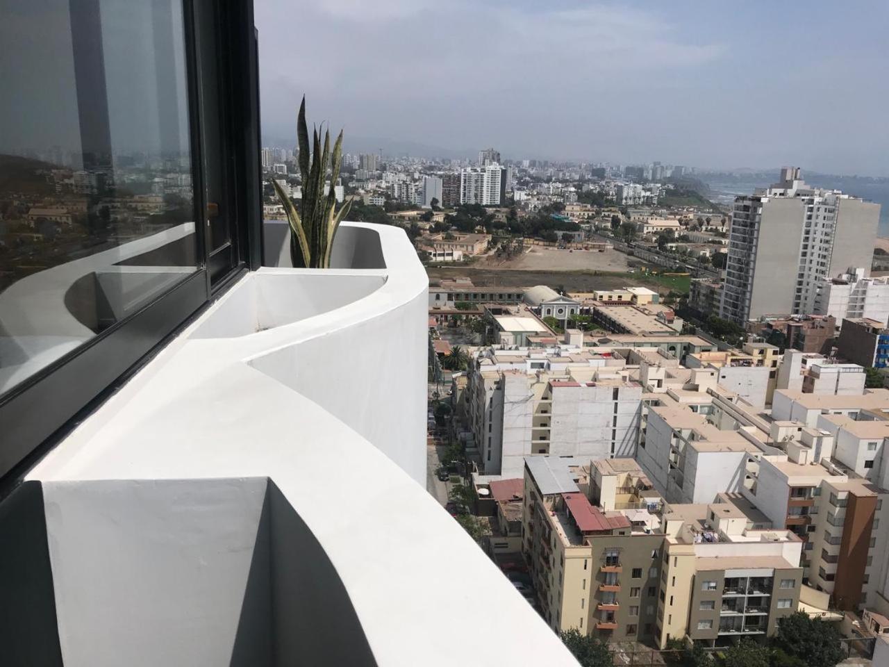 Albano, Ocean View And Pool Near Miraflores And Airport Apartment *