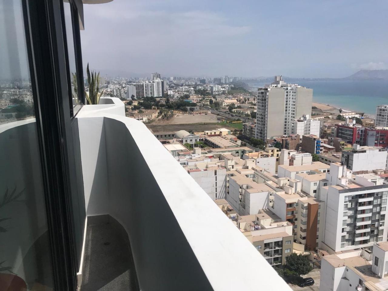 Albano, Ocean View And Pool Near Miraflores And Airport Apartment *